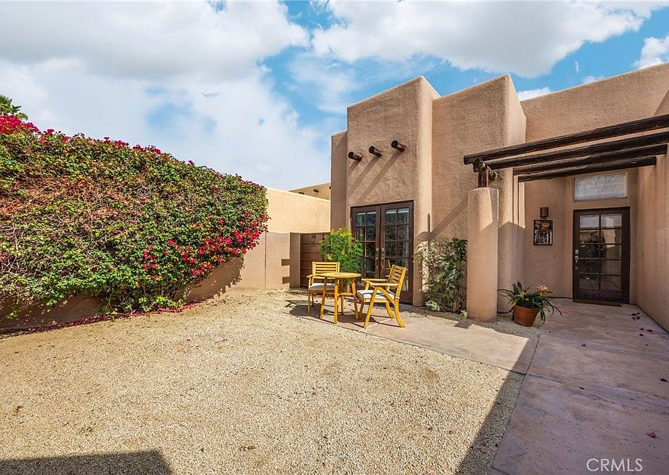1st image of 52880 Avenida Velasco