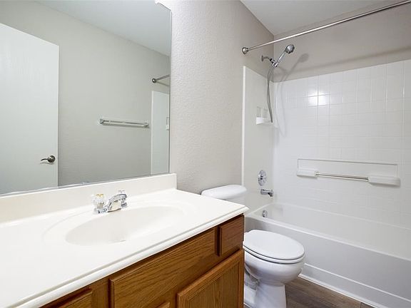 3rd image of 3441 Hermalinda Dr
