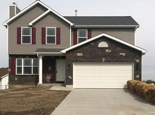 1225 Lear Ln, Mascoutah, IL 62258