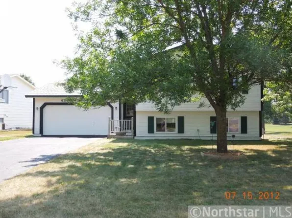 2310 Van Sloun Rd, Chaska, MN 55318