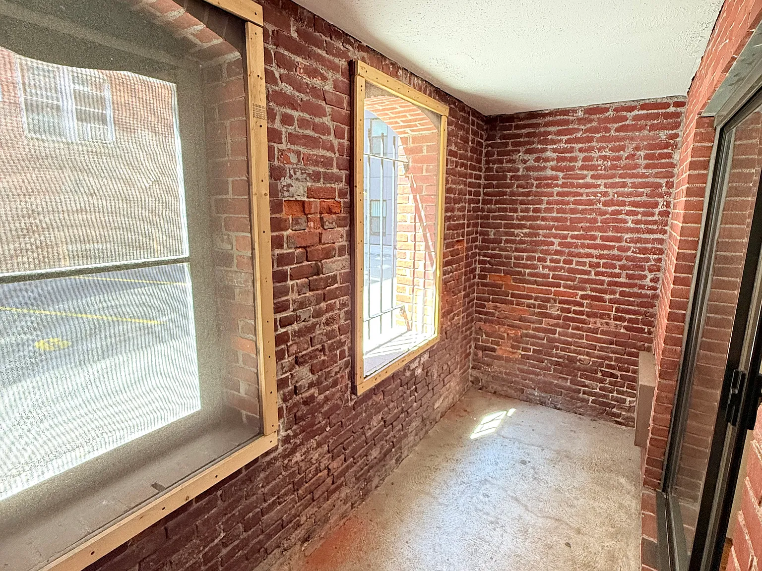2 bed, 1050 sqft, $3,800 — Photo 4