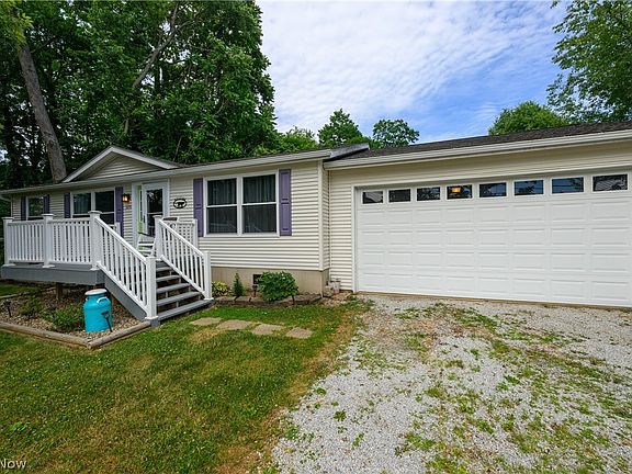 3rd image of 3275 Waterside Dr