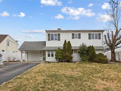 61 Wishing Ln, Hicksville, NY, 11801