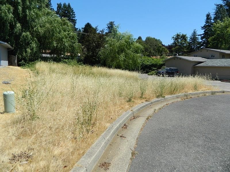 1st image of 1698 NE Lynda Ln