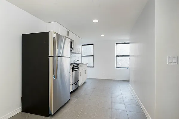 Rented by Camelot Realty Group | media 28