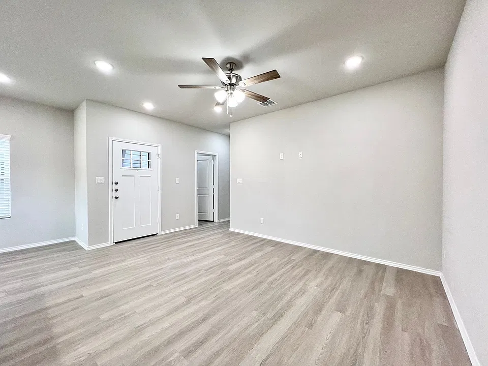 3501 Renfro St #302