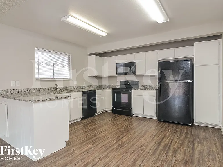 4071 Oakhill Ave — Photo 7
