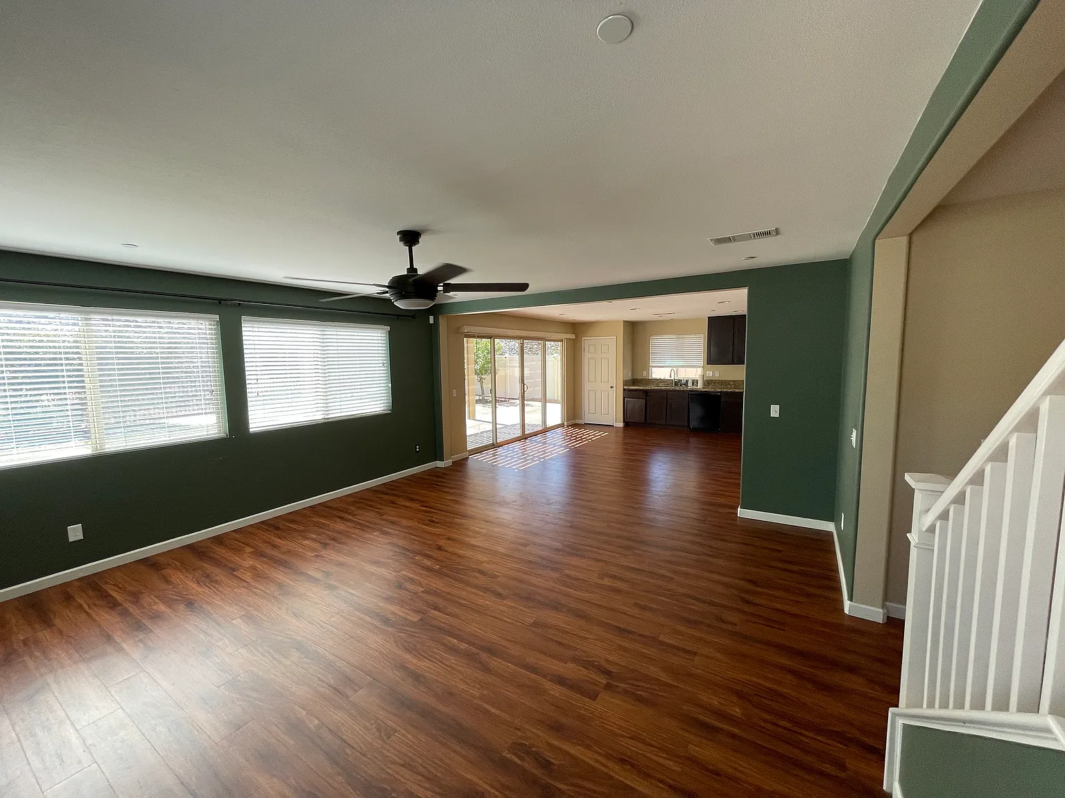 4 bed, 1963 sqft, $3,100 — Photo 4