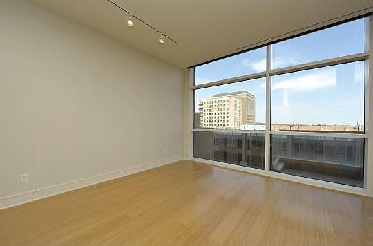 2nd image of 555 5th St #519