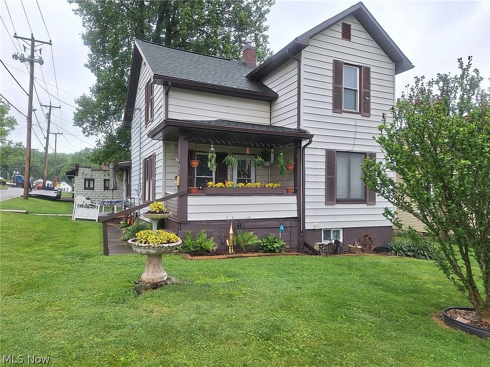 1st image of 893 Maxwell Ave
