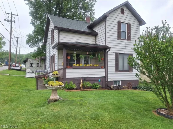 893 Maxwell Ave, Millersburg, OH 44654