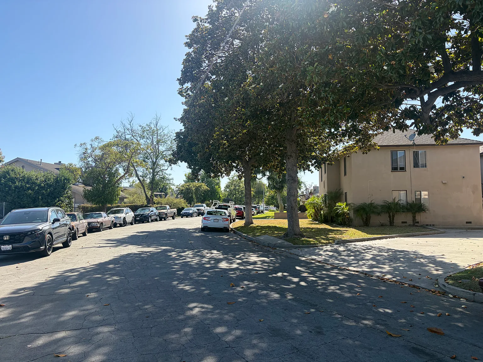 2 bed, 900 sqft, $2,300 — Photo 2