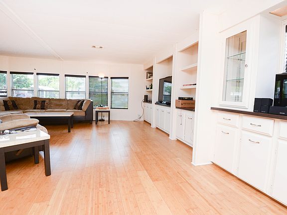 5th image of 651 SW 117th Way #29-17
