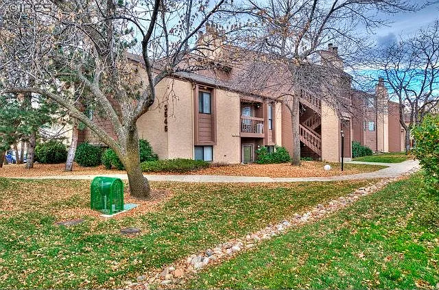 2 bed, 890 sqft, $1,995 — Photo 1
