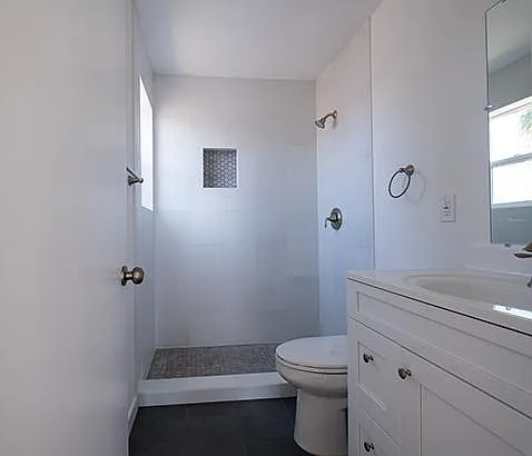 3 bed, $3,695 — Photo 4