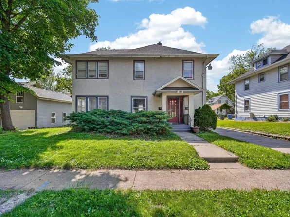1064 27th St, Des Moines, IA 50311