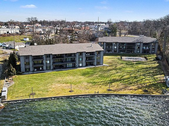 4th image of 3 Hiawatha Cove Trl APT 2