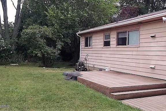 3rd image of 15001 Lakeshore Dr