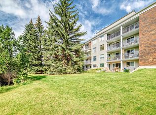 Aspen Garden Estates, Edmonton, AB T6J 4A9