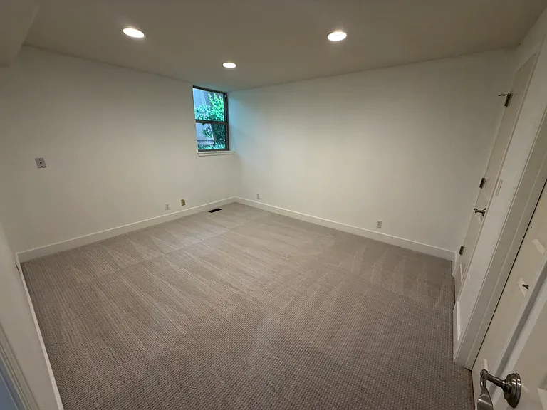 1825 S Foothill Dr — Photo 10