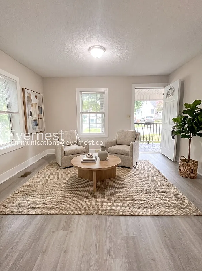 2 bed, 1.0 bath, 835 sqft, $1,195 — Photo 2