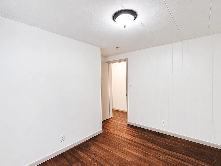 1042 Floral Ct — Photo 23