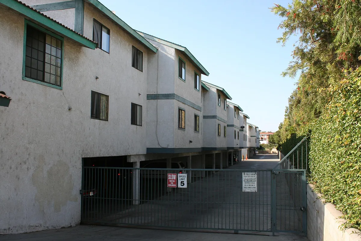 Building Photo - 3633 W Ball Rd #203