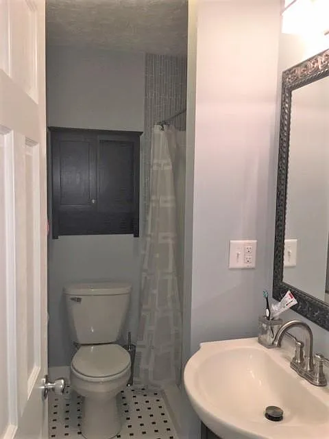 5 bed, 1136 sqft, $2,475 — Photo 2