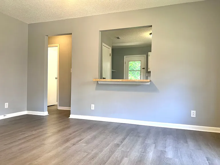 211 Chapel St — Photo 1