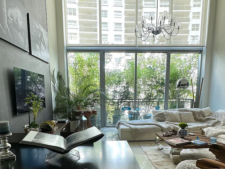 6000 Collins Ave #509 — Photo 11
