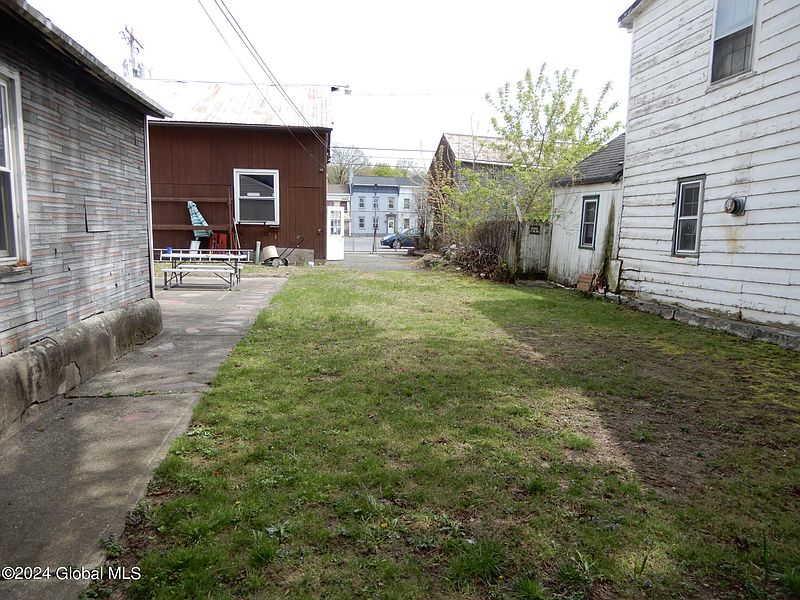4th image of 626 1st Avenue