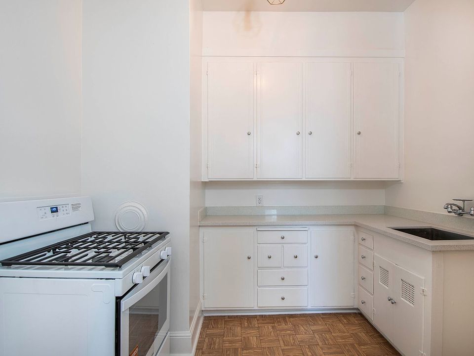 1st image of 2959 Fillmore St APT 6