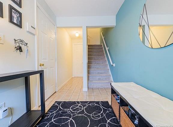 3rd image of 508 Carlton Ln