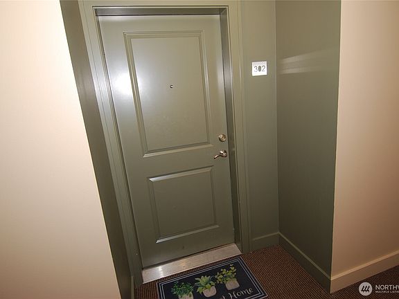 4th image of 3217 Eastlake Avenue E #302