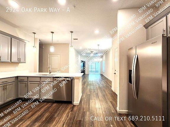 5th image of 2924 Oak Park Way #A