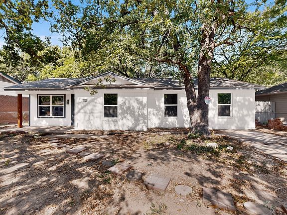 2nd image of 3029 Forestdale Ln