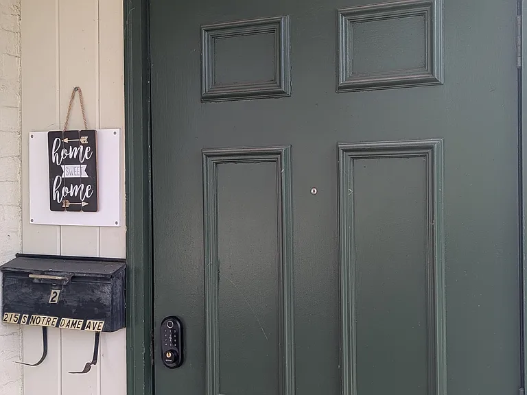 215 S Notre Dame Ave #2 — Photo 3