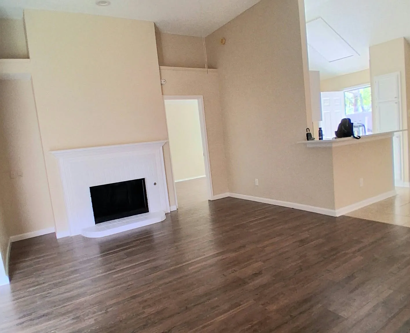 4 bed, 1378 sqft, $2,300 — Photo 3