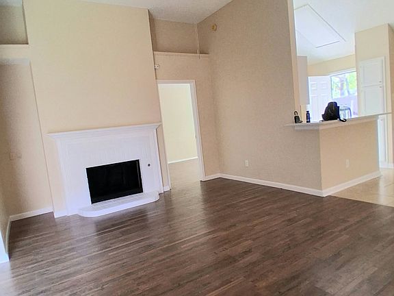 3rd image of 3208 Poplar Springs Ln