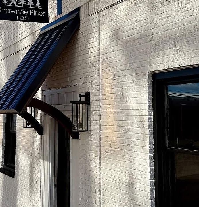 1st image of 105 E Poplar St #10