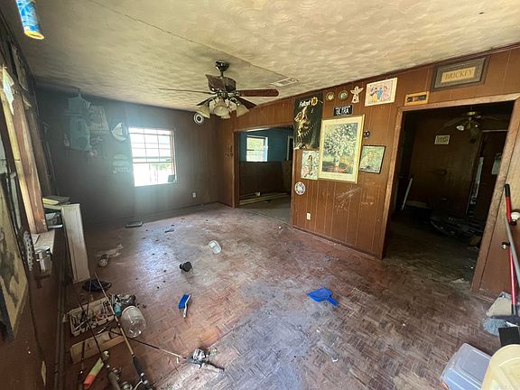 3rd image of 4111 Faucett Rd