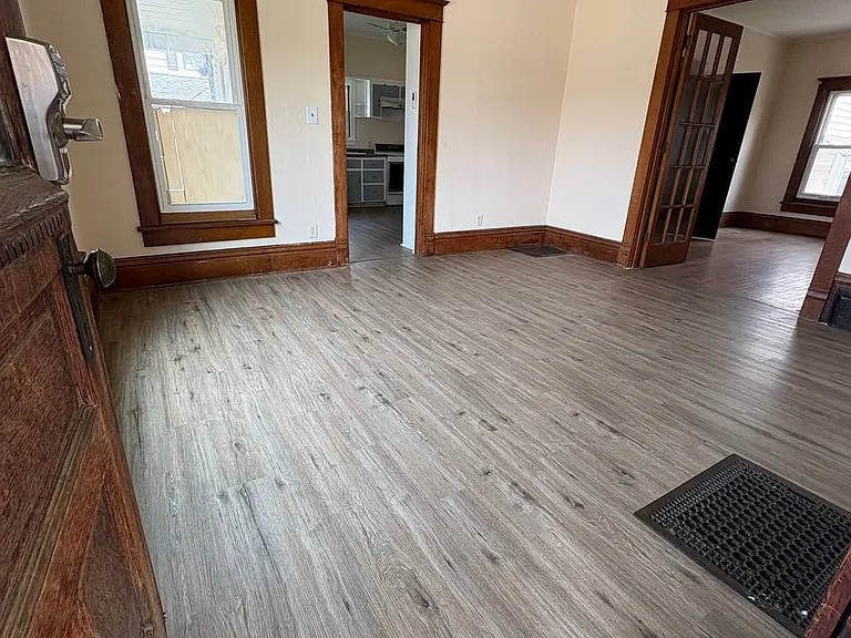 103 1st St NE #1 — Photo 2