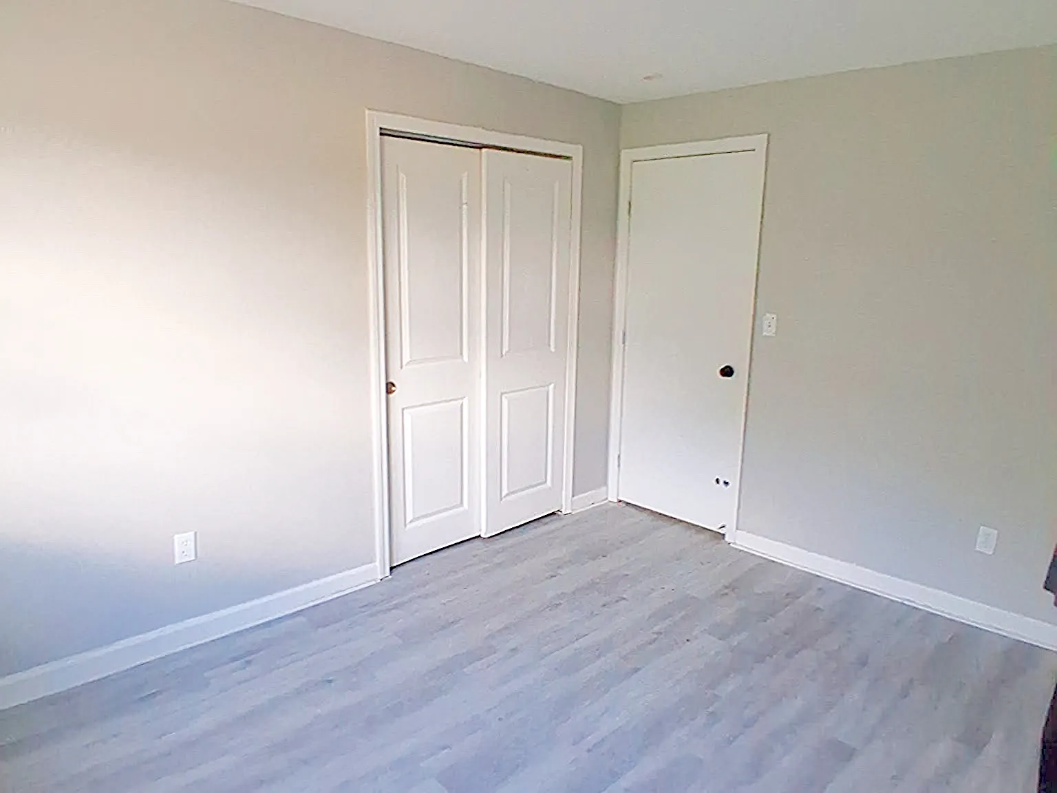 2 bed, 950 sqft, $1,550 — Photo 3