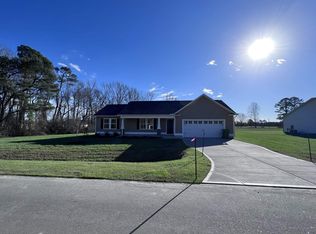 102 Sandcastle Ln, Four Oaks, NC 27524