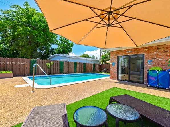 1204 NE 7th St, Pompano Beach, FL 33060