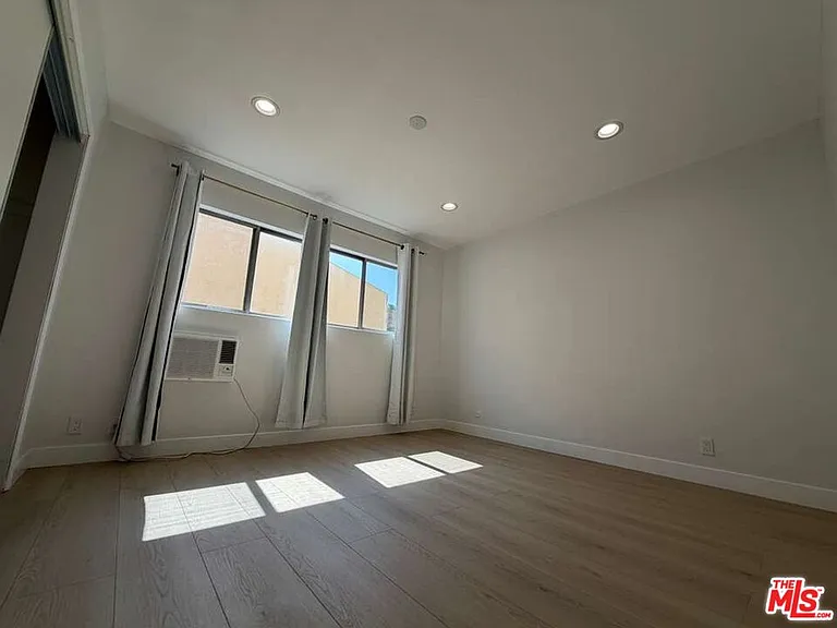 7607 Norton Ave #FRONT — Photo 12