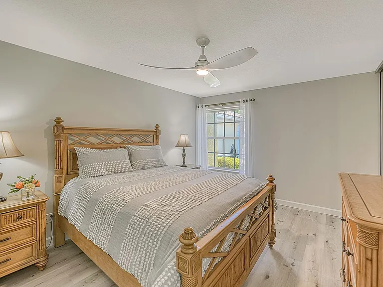 5852 Helicon Pl — Photo 21
