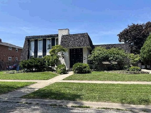 2nd image of 9312 S Kolmar Ave