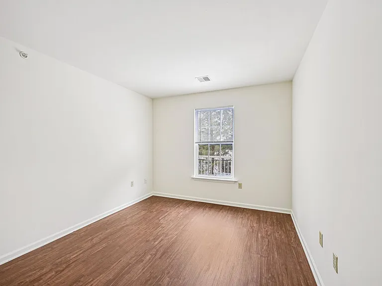 Spring Creek Apartments — Photo 42