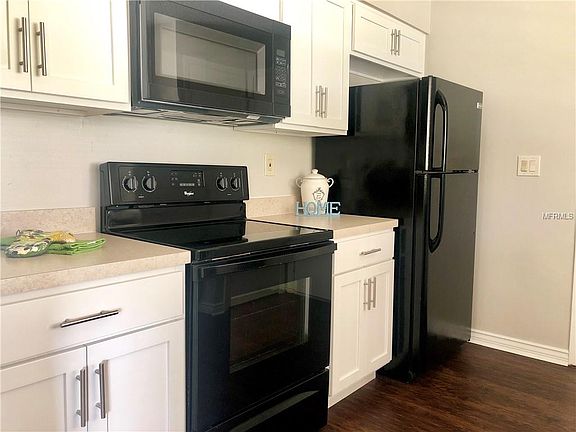 5th image of 2357 Essex Ave